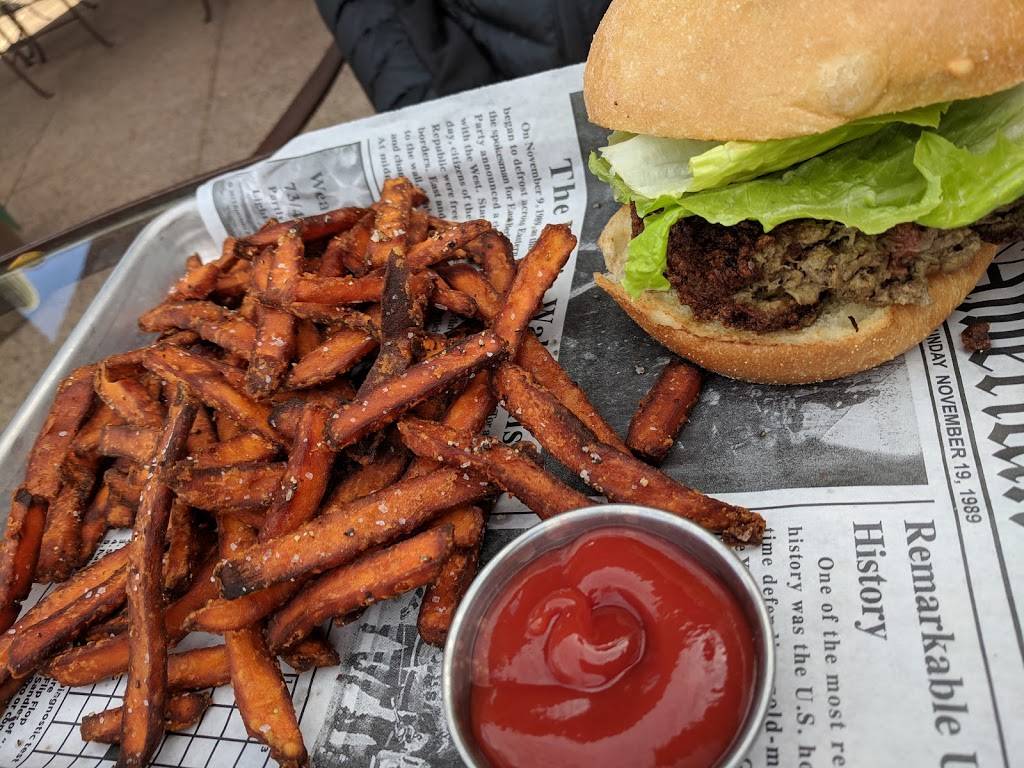 Wicked 6 Bar & Grill | restaurant | 13100 Sunridge Dr, Fountain Hills, AZ 85268, USA | 4808375396 OR +1 480-837-5396