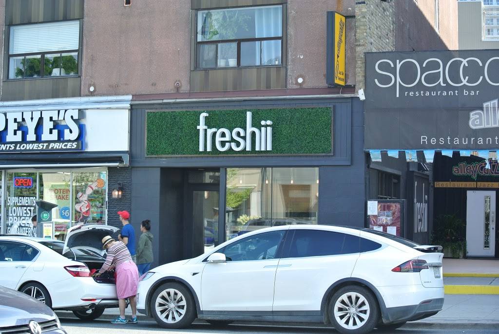 Freshii | restaurant | 2300 Yonge St, Toronto, ON M4P 2W6, Canada | 4164862301 OR +1 416-486-2301