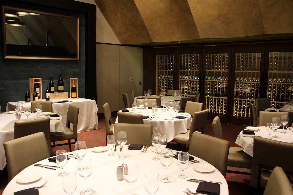 Del Friscos Double Eagle Steakhouse | restaurant | 58 East W Oak St, Chicago, IL 60611, USA | 3128882499 OR +1 312-888-2499
