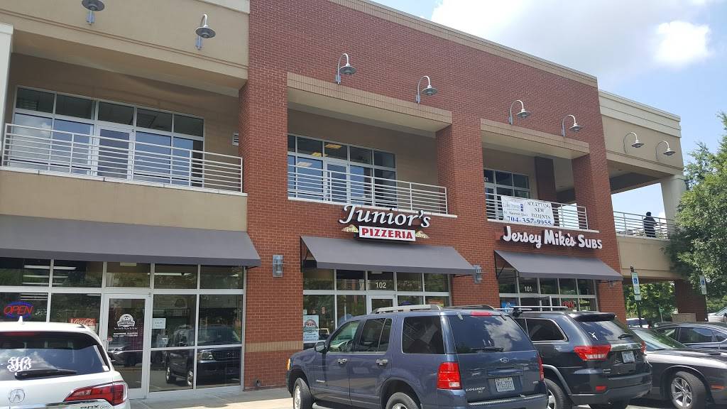 Juniors Pizzeria | restaurant | 2908 Oak Lake Blvd #102, Charlotte, NC 28208, USA | 7043290700 OR +1 704-329-0700