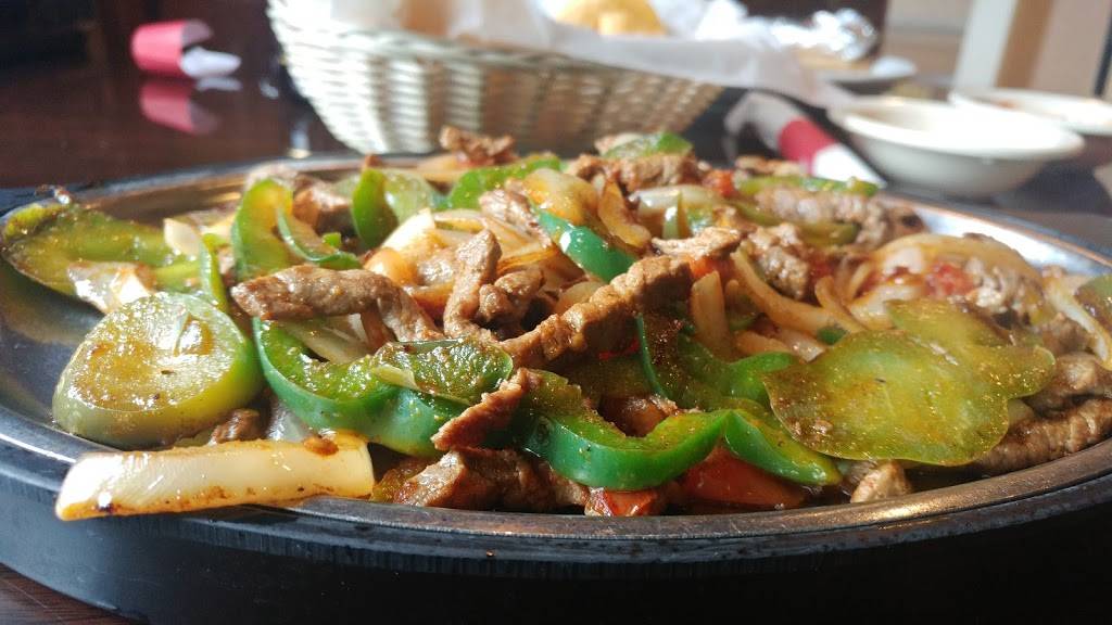 El Maguey | restaurant | 631 N Glenstone Ave, Springfield, MO 65802, USA | 4178651453 OR +1 417-865-1453