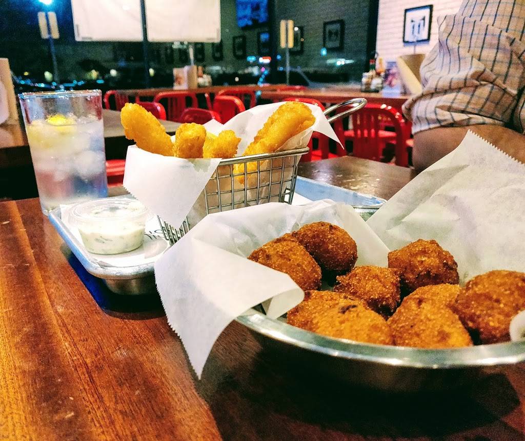 Tasty Tails | restaurant | 100 S Central Expy #21, Richardson, TX 75080, USA | 2143778603 OR +1 214-377-8603