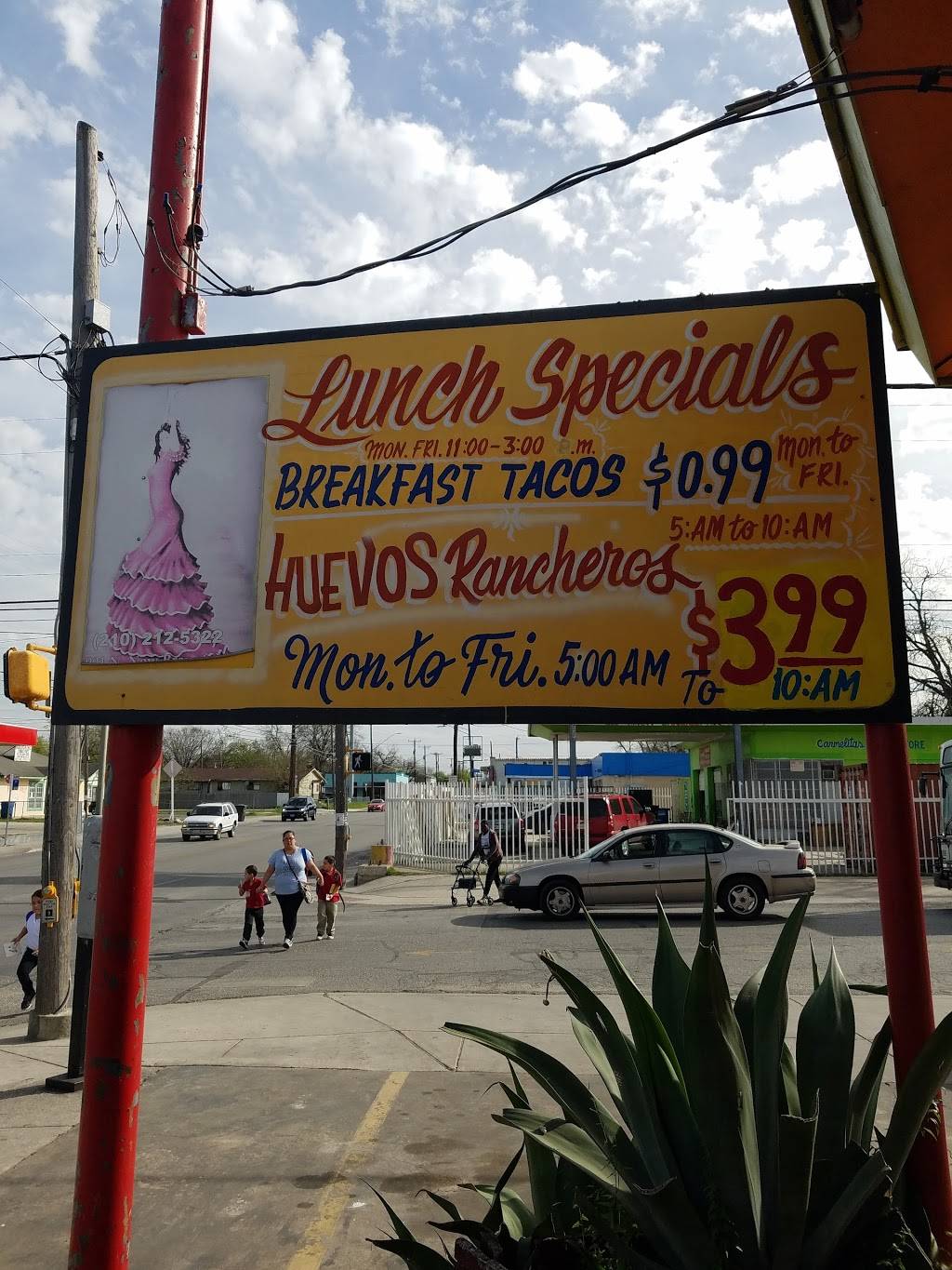 Teresitas Mexican Restaurant | restaurant | 1447, 902 N New Braunfels Ave, San Antonio, TX 78202, USA | 2102125322 OR +1 210-212-5322