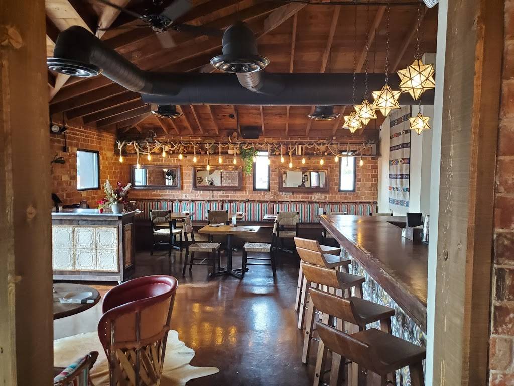 Los Sombreros | restaurant | 322 E Camelback Rd, Phoenix, AZ 85012, USA | 6026016390 OR +1 602-601-6390