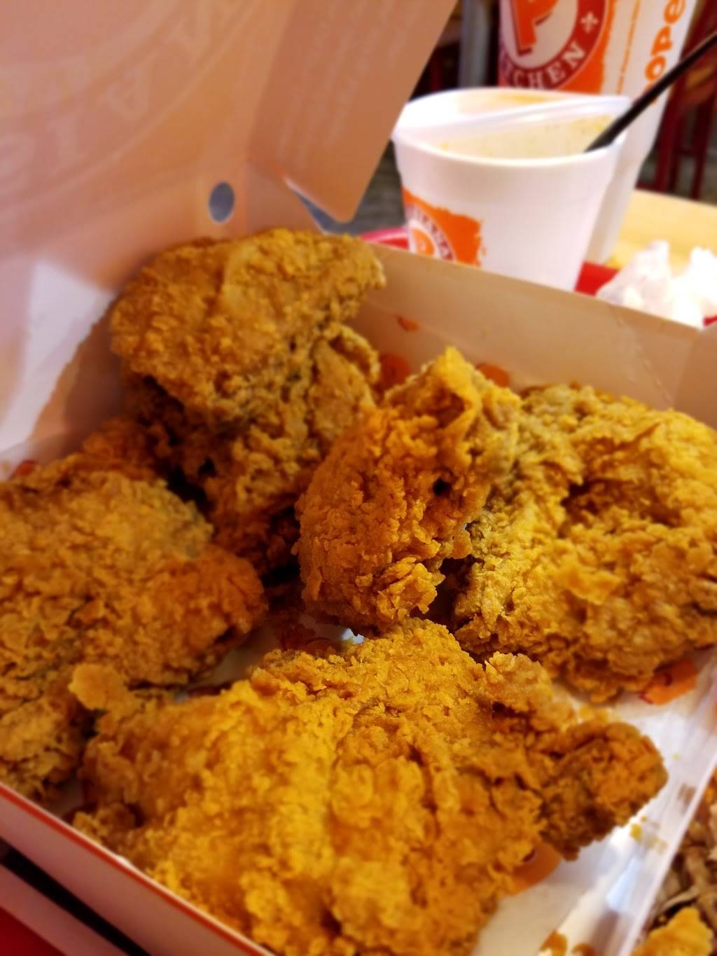 Popeyes Louisiana Kitchen | restaurant | 2202 W Beverly Blvd, Montebello, CA 90640, USA | 3237209460 OR +1 323-720-9460