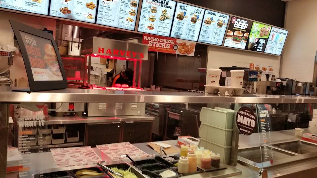 Harveys | restaurant | 7885 McLeod Rd, Niagara Falls, ON L2H 2Y6, Canada | 9053538879 OR +1 905-353-8879