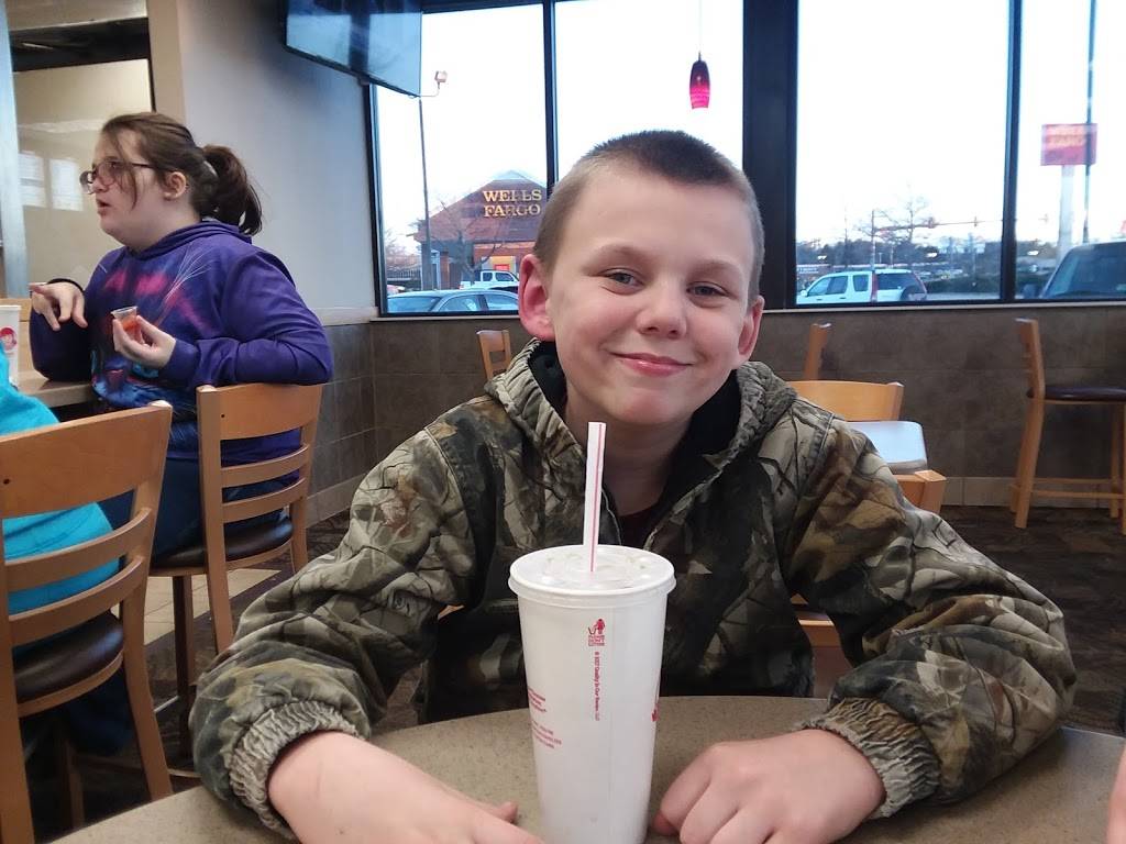 Wendys | restaurant | 2355 N Franklin St, Christiansburg, VA 24073, USA | 5403811483 OR +1 540-381-1483