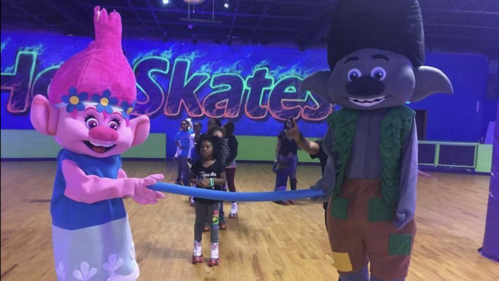 Hot Skates | restaurant | 1716 Whitehead Rd, Woodlawn, MD 21207, USA | 4102657525 OR +1 410-265-7525