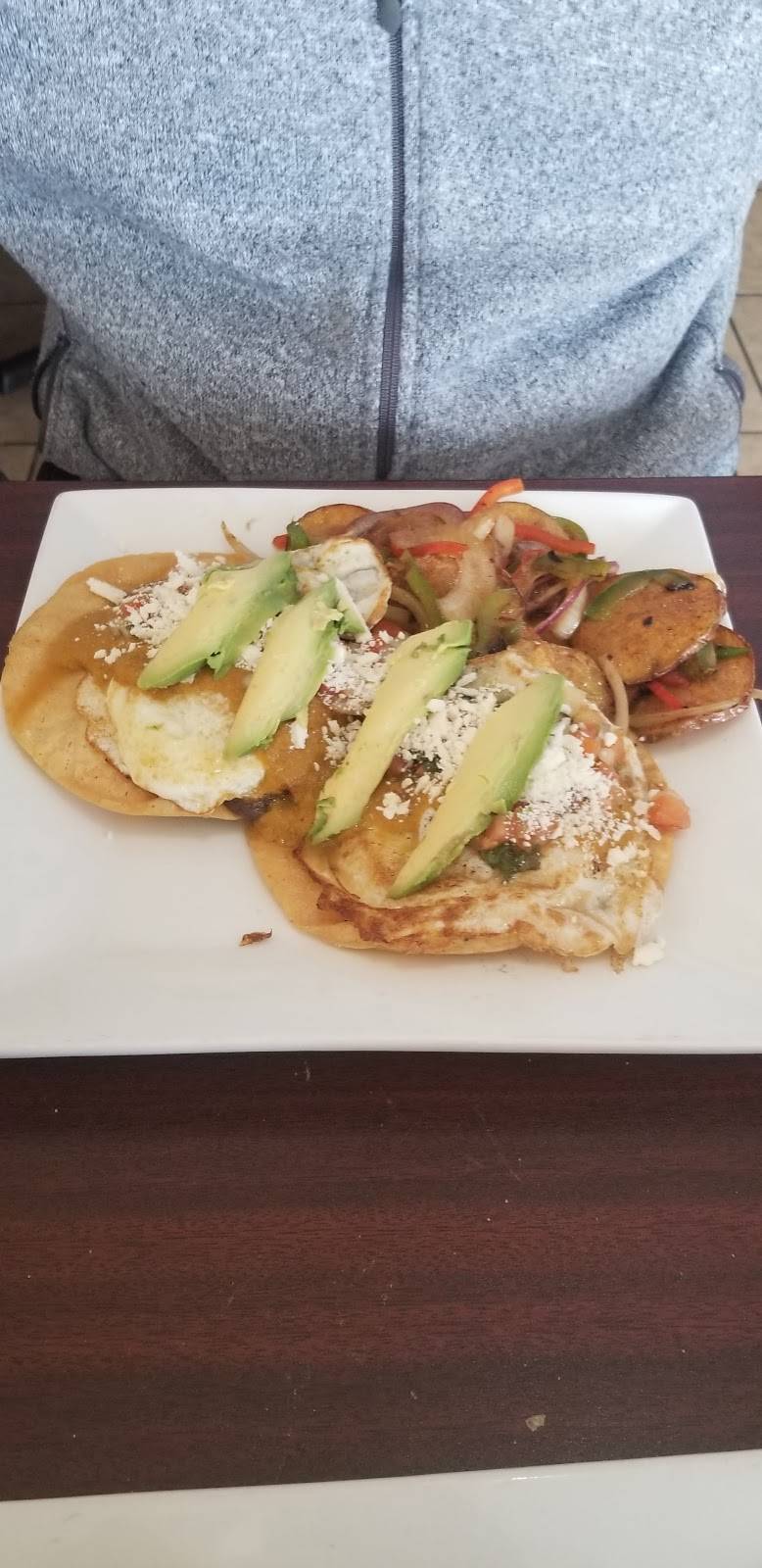 El piquin Restaurant | restaurant | 1520 Country Ridge Ln, Essex, MD 21221, USA | 4435598711 OR +1 443-559-8711