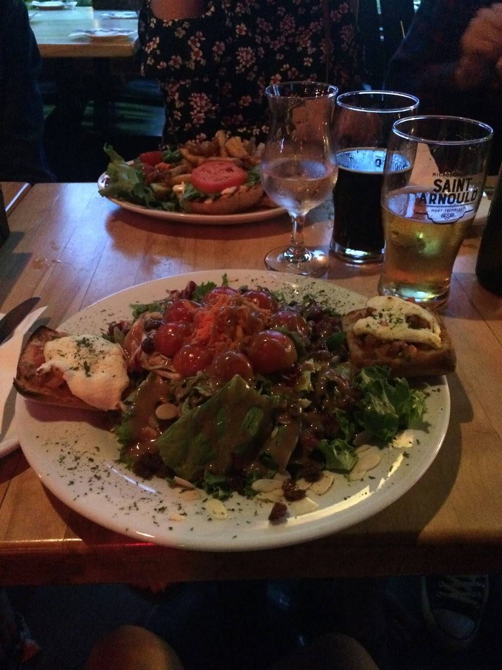Microbrasserie St-Arnould | restaurant | 435 Rue des Pionniers, Mont-Tremblant, QC J8E 2S1, Canada | 8194251262 OR +1 819-425-1262