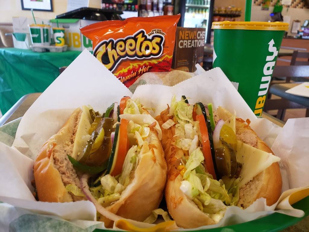 Subway | restaurant | 2448 N Clovis Ave, Fresno, CA 93727, USA | 5592922020 OR +1 559-292-2020