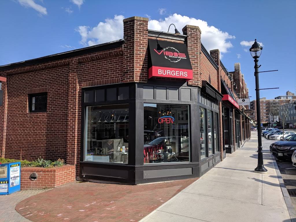 Vibes Gourmet Burgers | restaurant | 25 S Main St, Concord, NH 03301, USA | 6038568671 OR +1 603-856-8671