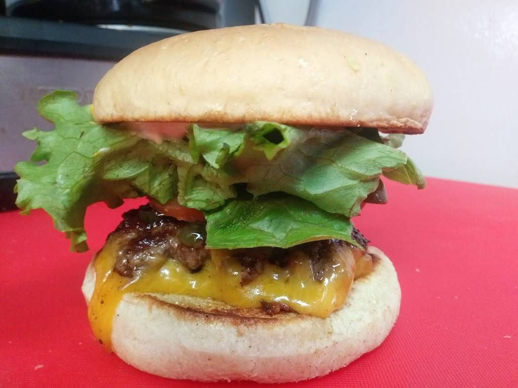 Flippin Mikes | restaurant | 235 Dundas St, Woodstock, ON N4S 1A8, Canada | 5194216897 OR +1 519-421-6897