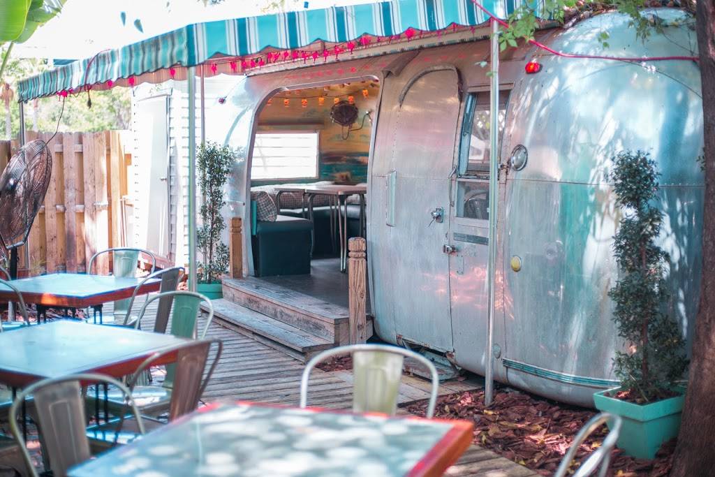 Hullabaloo | restaurant | 517 Clematis St, West Palm Beach, FL 33401, USA | 5618331033 OR +1 561-833-1033