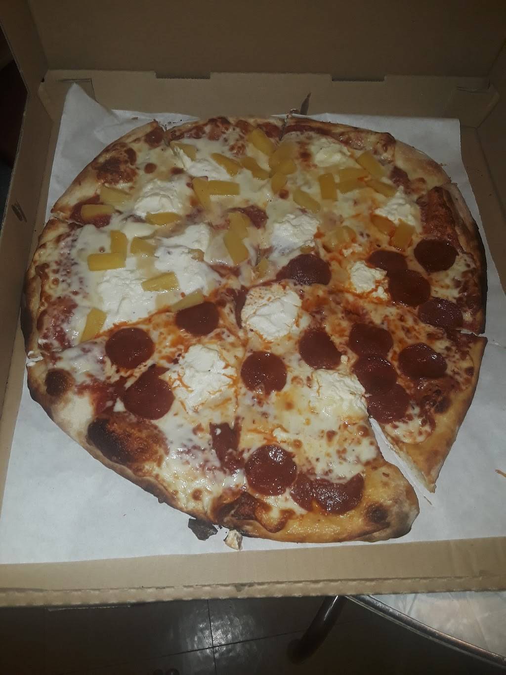 Jayn Bee Club | restaurant | 2736 20th St, San Francisco, CA 94110, USA | 4158244190 OR +1 415-824-4190