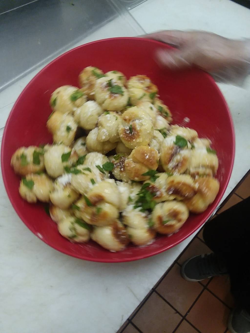 Famous Famiglia | restaurant | 849 E Commerce St, San Antonio, TX 78205, USA | 2104685068 OR +1 210-468-5068