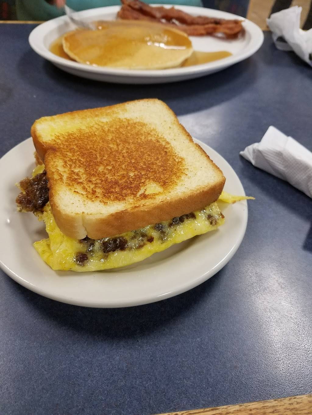 The Iron Skillet | restaurant | 165 Everett St, Bryson City, NC 28713, USA | 8284884766 OR +1 828-488-4766