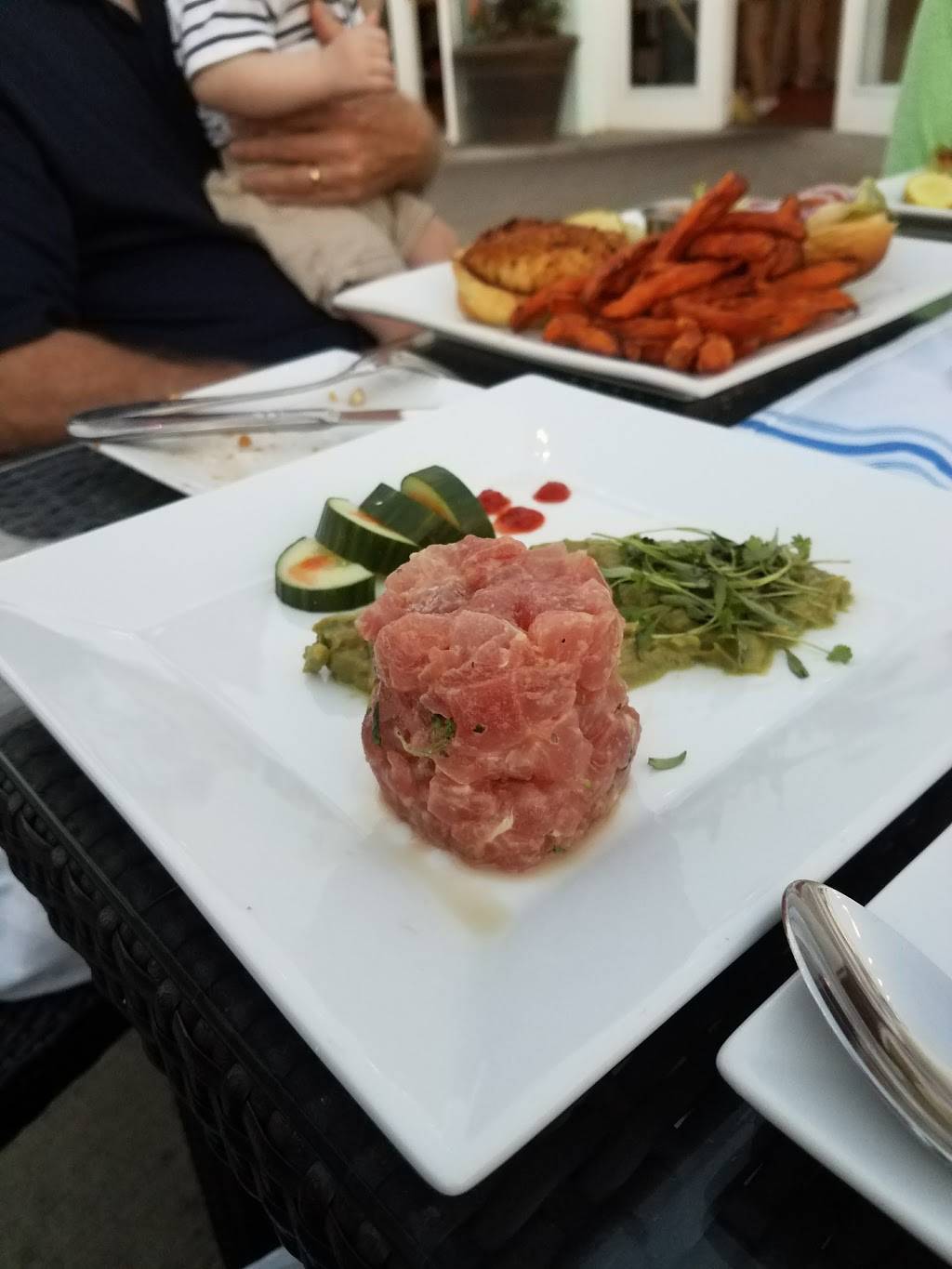 Crazy Oyster | restaurant | Tobay Beach Access Path, Massapequa, NY 11758, USA | 5168261292 OR +1 516-826-1292