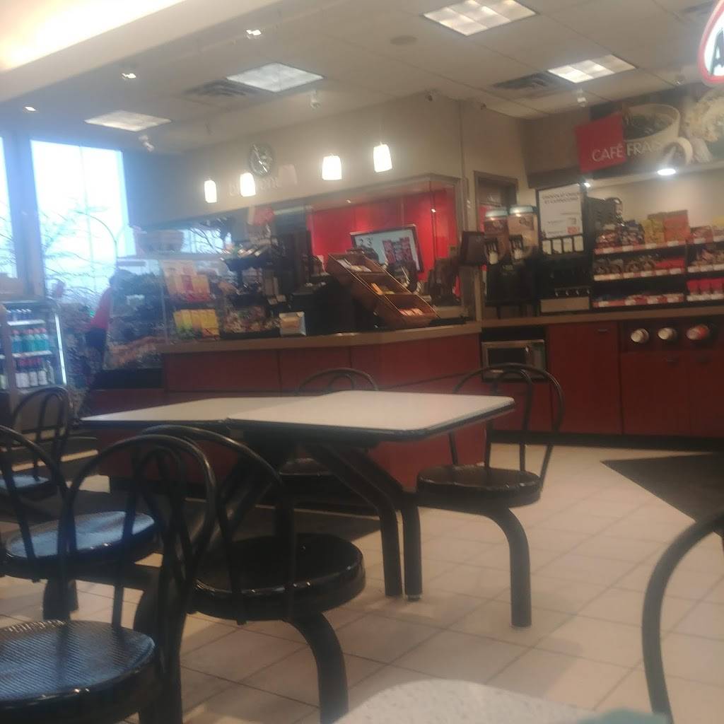 A&W Canada | restaurant | 545 Boul Henri-Bourassa E, Montréal, QC H3L 1C7, Canada | 5143888174 OR +1 514-388-8174