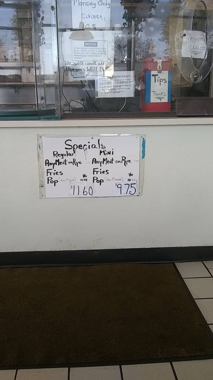 Lous Deli | restaurant | 19440 W Seven Mile Rd, Detroit, MI 48219, USA | 3135380274 OR +1 313-538-0274