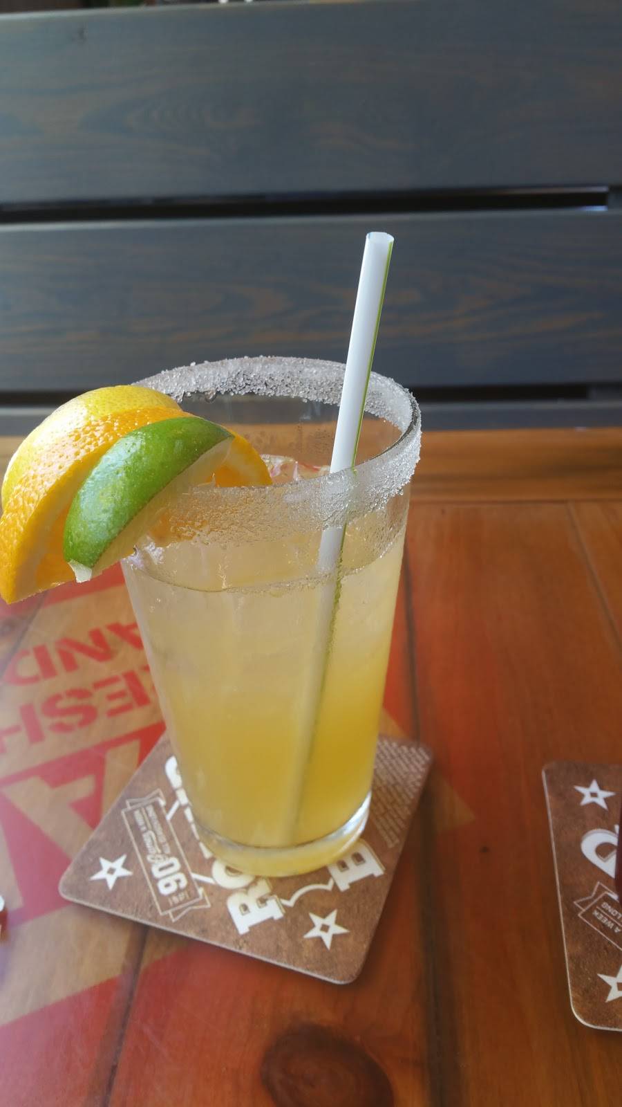 Hurricane Grill & Wings | meal takeaway | 4550 Donald Ross Rd, Palm Beach Gardens, FL 33410, USA | 5616914100 OR +1 561-691-4100