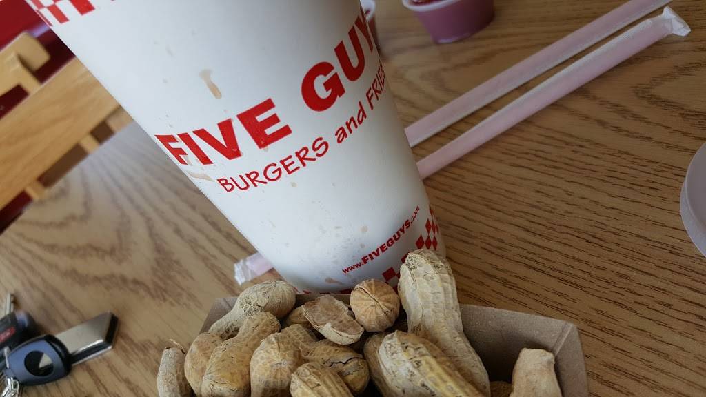 Five Guys | meal takeaway | Nec Rand Rd. & Kensinton Road, Mt Prospect, IL 60056, USA | 8474839330 OR +1 847-483-9330