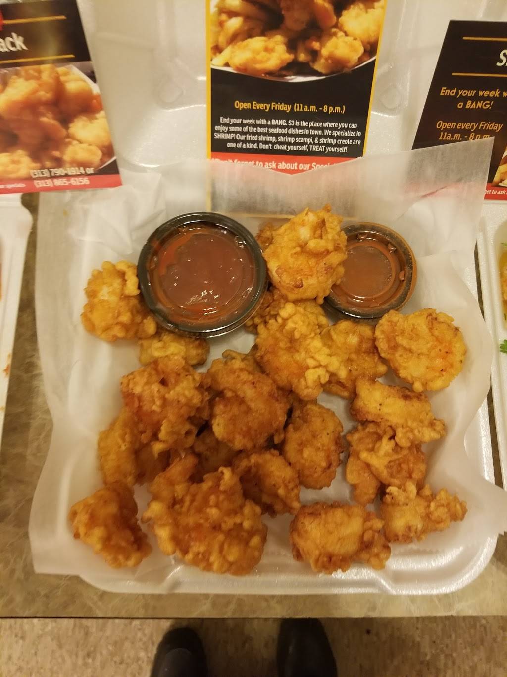 S3 Smittys-Shrimp-Shack | restaurant | 17 Highland St, Highland Park, MI 48203, USA | 3137901914 OR +1 313-790-1914