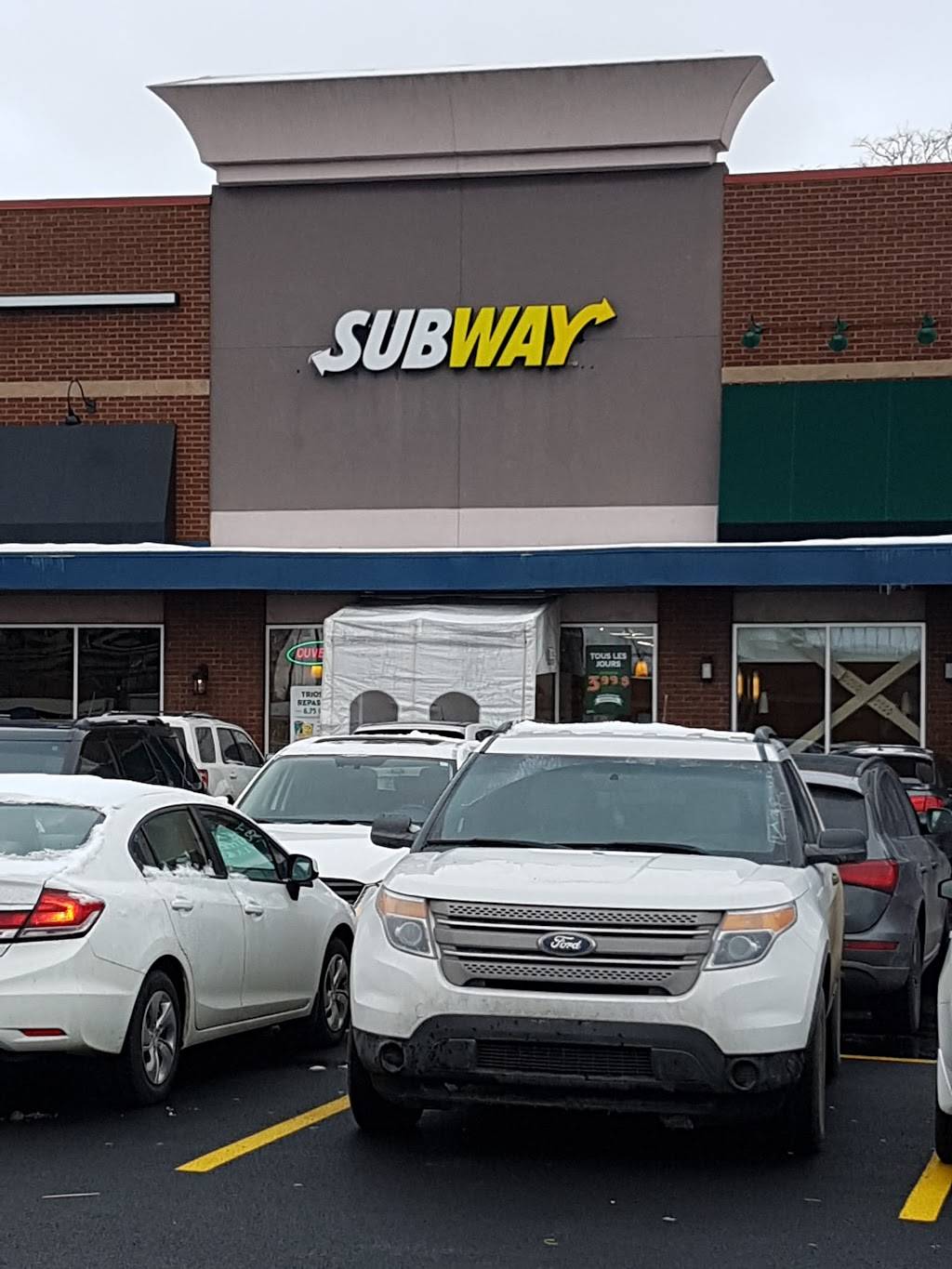 Subway | restaurant | 5375 Rue des Jockeys, Montréal, QC H4P 2T8, Canada | 5147333226 OR +1 514-733-3226