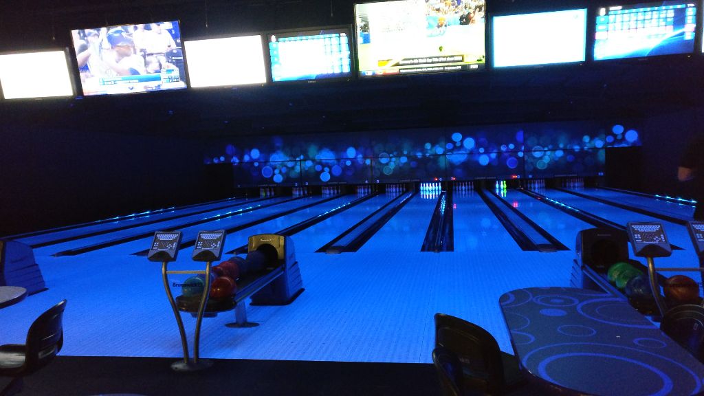 Landoll Lanes | restaurant | 2005 Center St, Marysville, KS 66508, USA | 7855628971 OR +1 785-562-8971