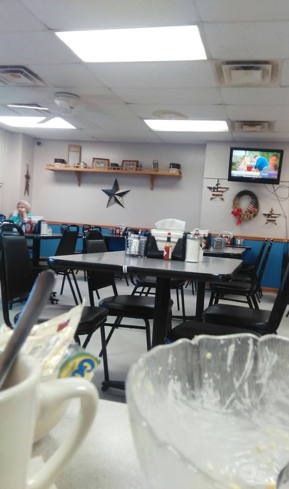 Riverside Restaurant | restaurant | 924 E Main St, Piketon, OH 45661, USA | 7402893884 OR +1 740-289-3884