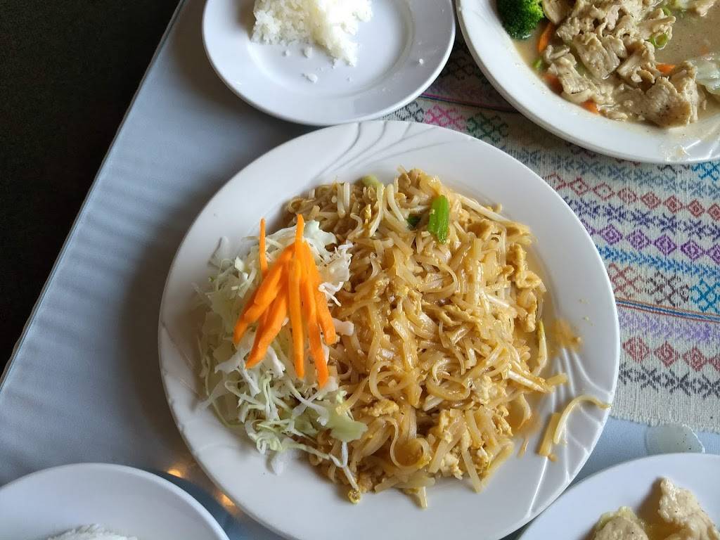 Royal Thai Cuisine - Orlando | restaurant | 1202 N Semoran Blvd, Orlando, FL 32807, USA | 4072750776 OR +1 407-275-0776