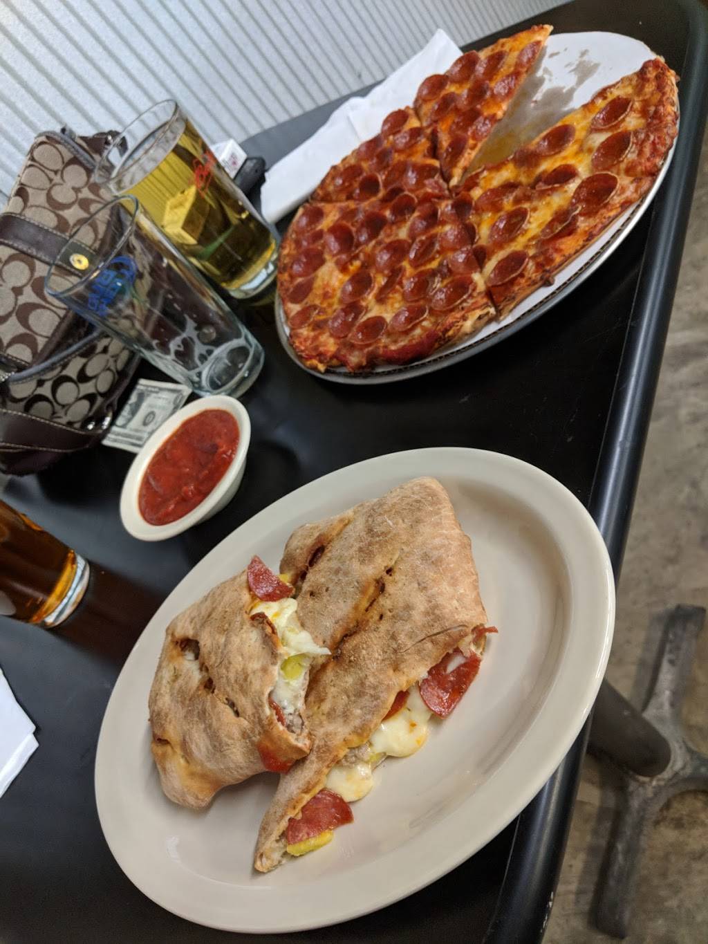 Bowstring Bar & Grill | restaurant | 109 N Water St, Caledonia, OH 43314, USA | 4198454100 OR +1 419-845-4100