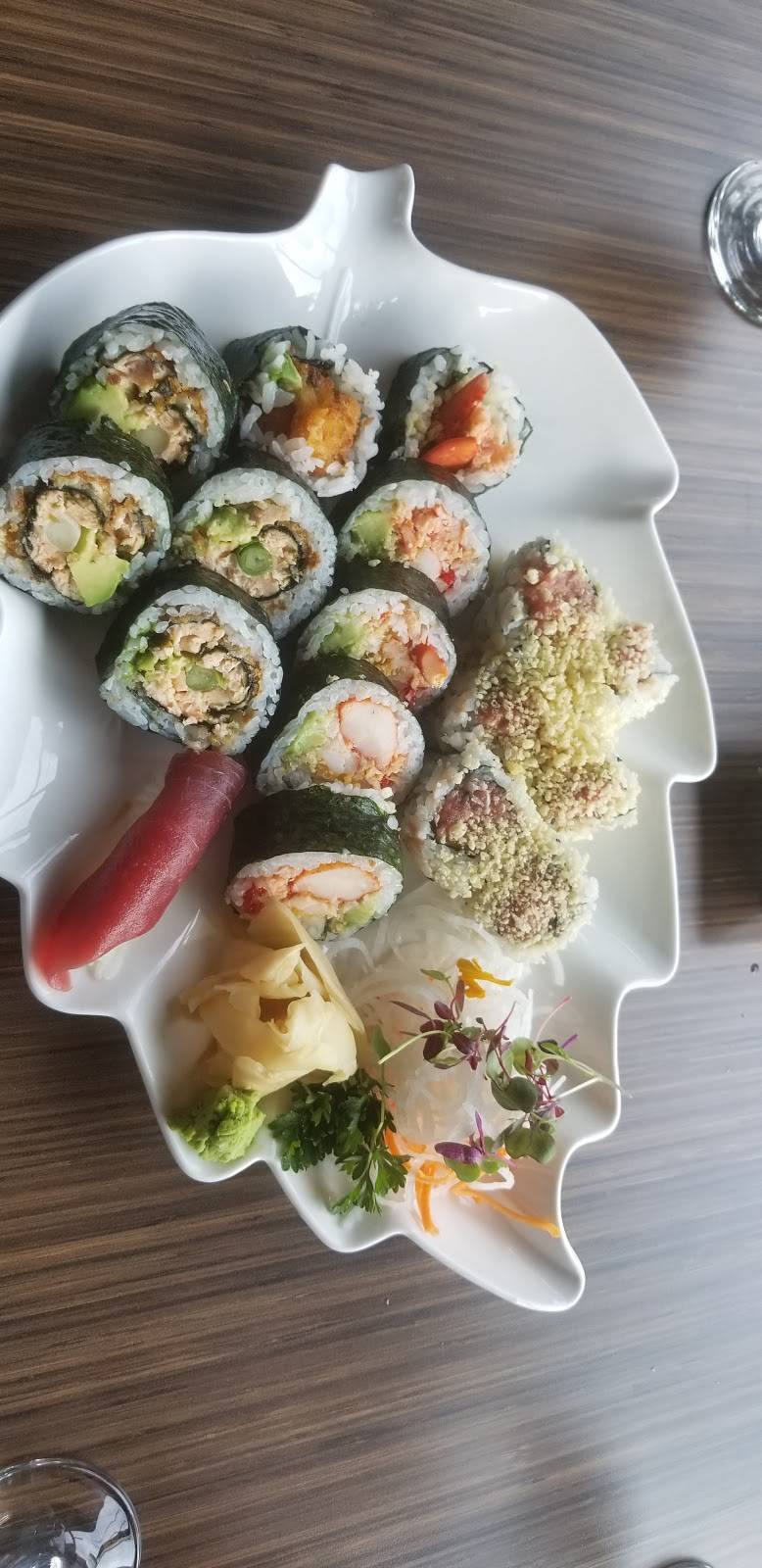 Sushi Newtown | restaurant | 311 Rue de la Montagne, St, Montreal, QC H3C 0R6, Canada | 5143794788 OR +1 514-379-4788
