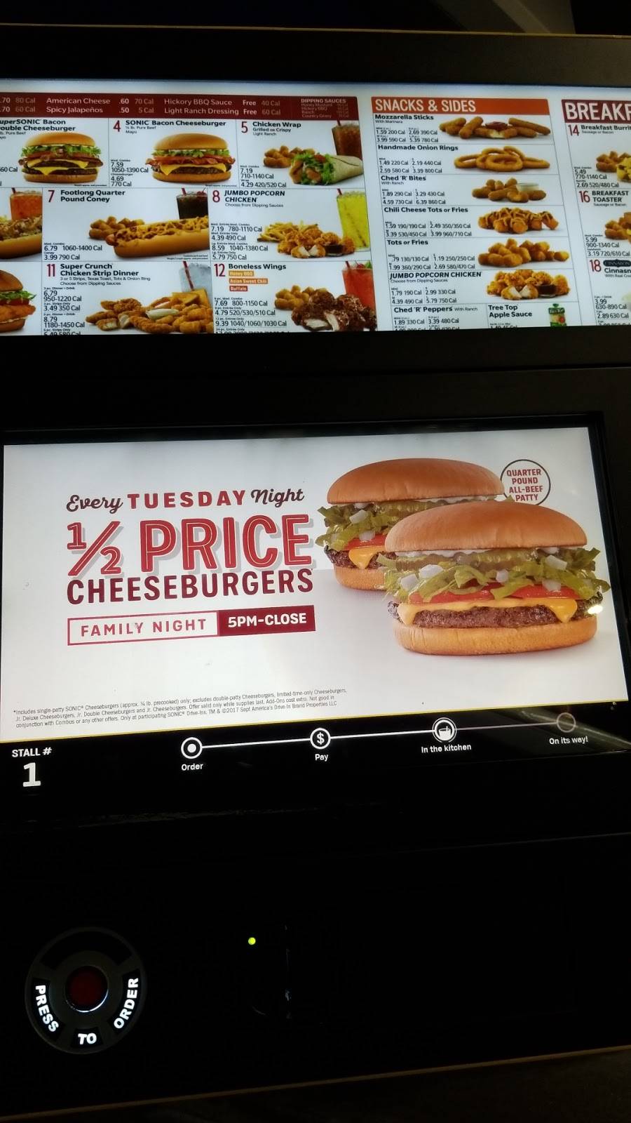 Sonic Drive-In | restaurant | 12 South Hedge Lane Road, Paola, KS 66071, USA | 9132944400 OR +1 913-294-4400