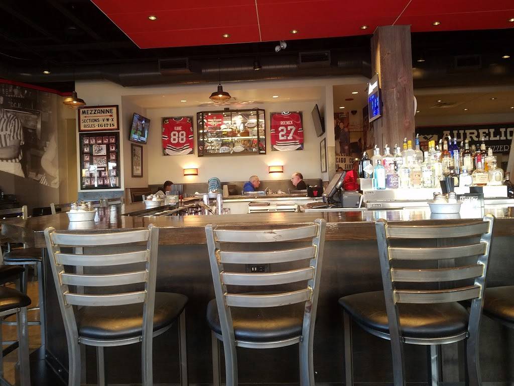 Aurelios Pizza | restaurant | 1212 S Michigan Ave, Chicago, IL 60605, USA | 3123744459 OR +1 312-374-4459