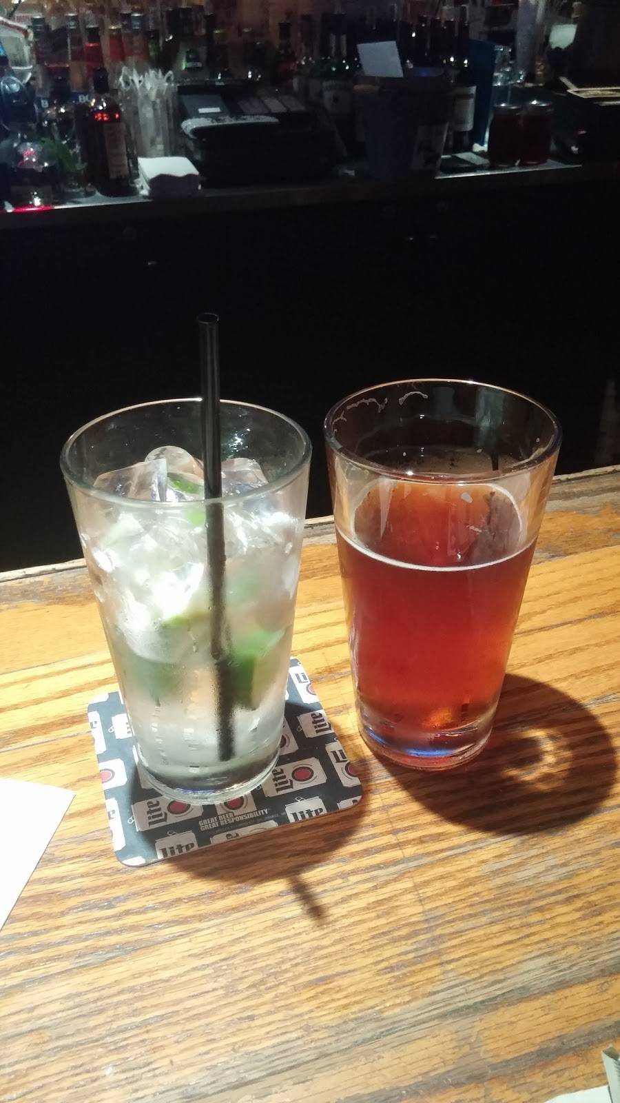 Crossroads Restaurant & Bar | restaurant | 20915 Park Ave, Mundelein, IL 60060, USA | 8479499009 OR +1 847-949-9009