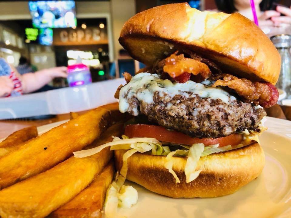 Copper’s Bar & Grill | restaurant | 797 Moonbrook Dr, Dadeville, AL 36853, USA | 2563733536 OR +1 256-373-3536