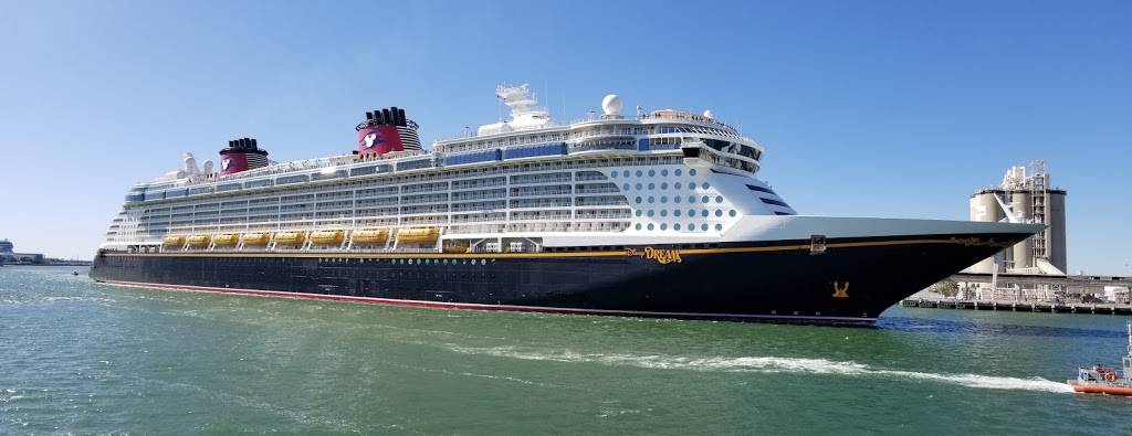 Fishlips Waterfront Bar & Grill | restaurant | 610 Glen Cheek Dr, Port Canaveral, FL 32920, USA | 3217844533 OR +1 321-784-4533