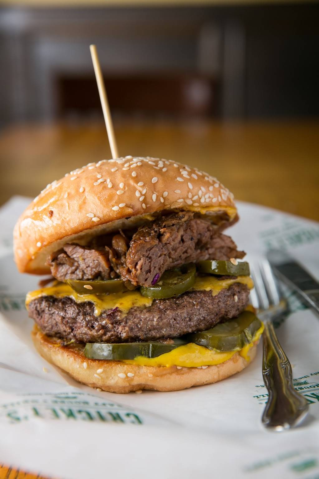 Crickets Grill & Drafthouse | restaurant | 221 Mary Ave, Waco, TX 76701, USA | 2547544677 OR +1 254-754-4677