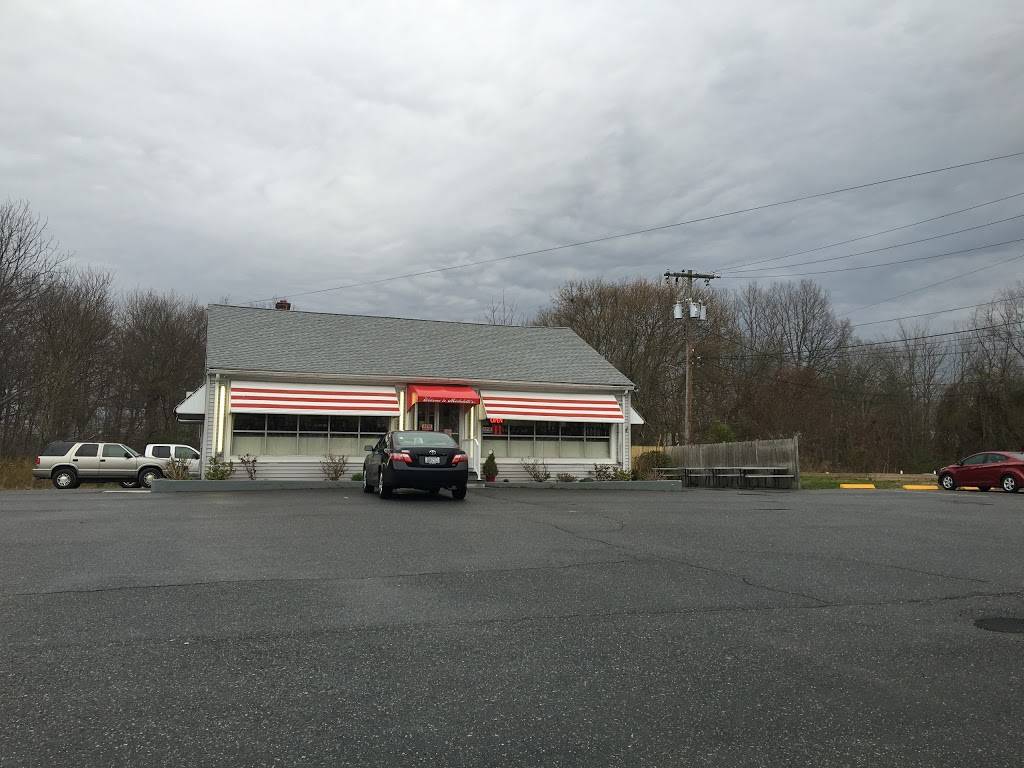 Michelettis Restaurant | restaurant | 1053 Newman Ave, Seekonk, MA 02771, USA | 5087616370 OR +1 508-761-6370