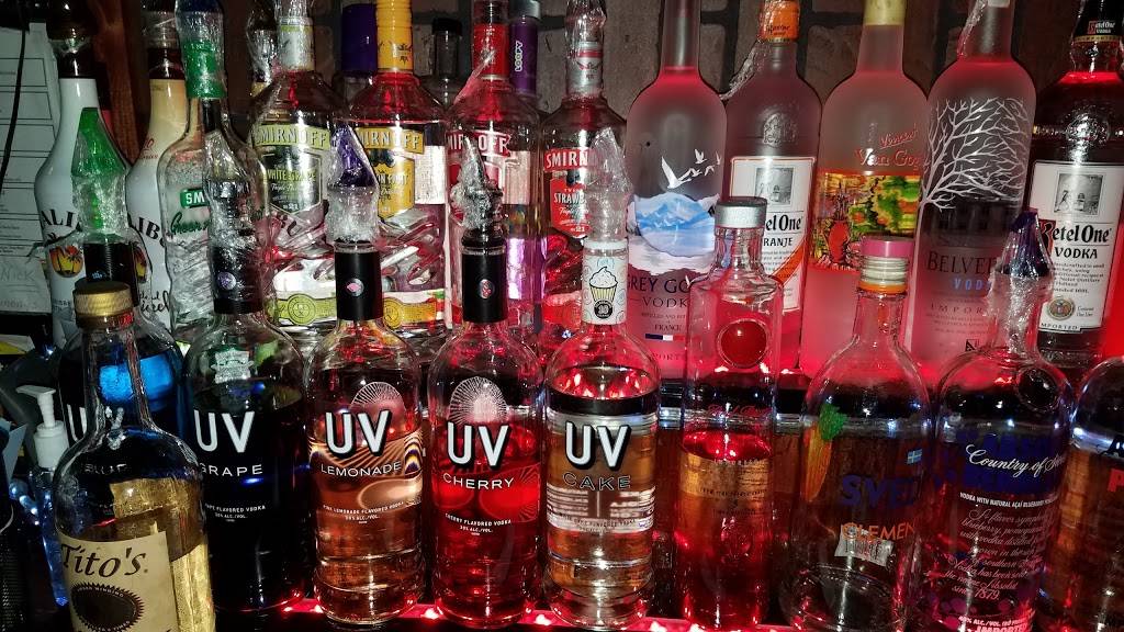 Bada Brew Bar & Grill | restaurant | 802 Theodore St, Crest Hill, IL 60403, USA | 8157263401 OR +1 815-726-3401