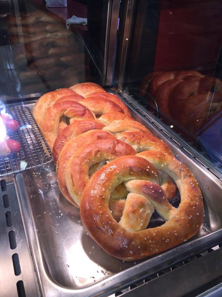 Bens Soft Pretzels | meal takeaway | 1770 West Lane Rd, Machesney Park, IL 61115, USA | 2245015788 OR +1 224-501-5788