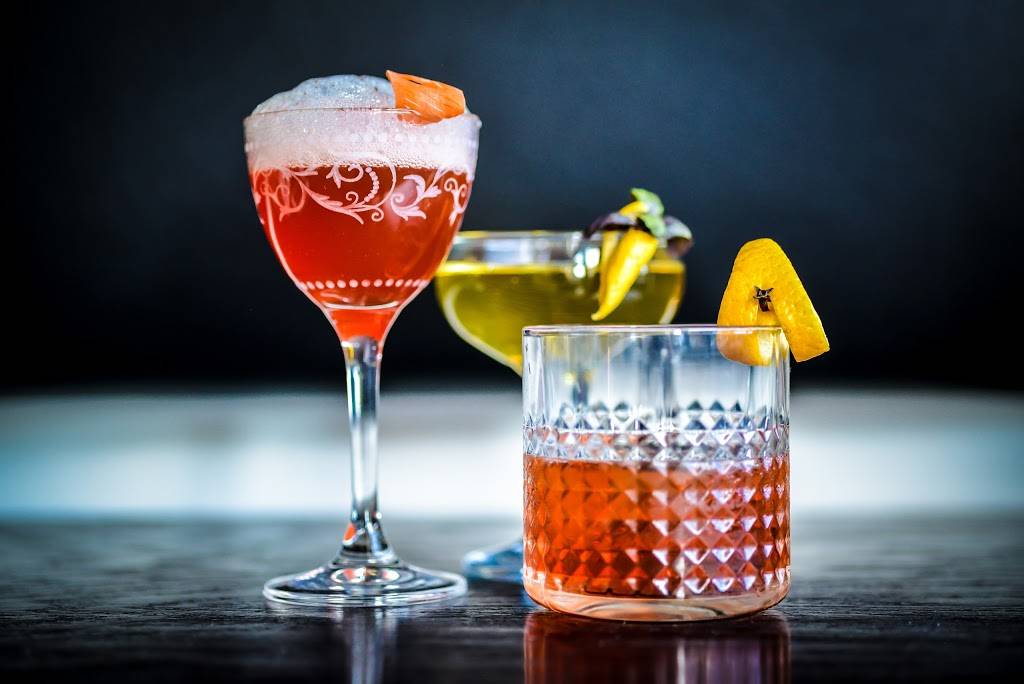 Mix Mix Kitchen Bar | restaurant | 300 N Main St, Santa Ana, CA 92701, USA | 7148365158 OR +1 714-836-5158