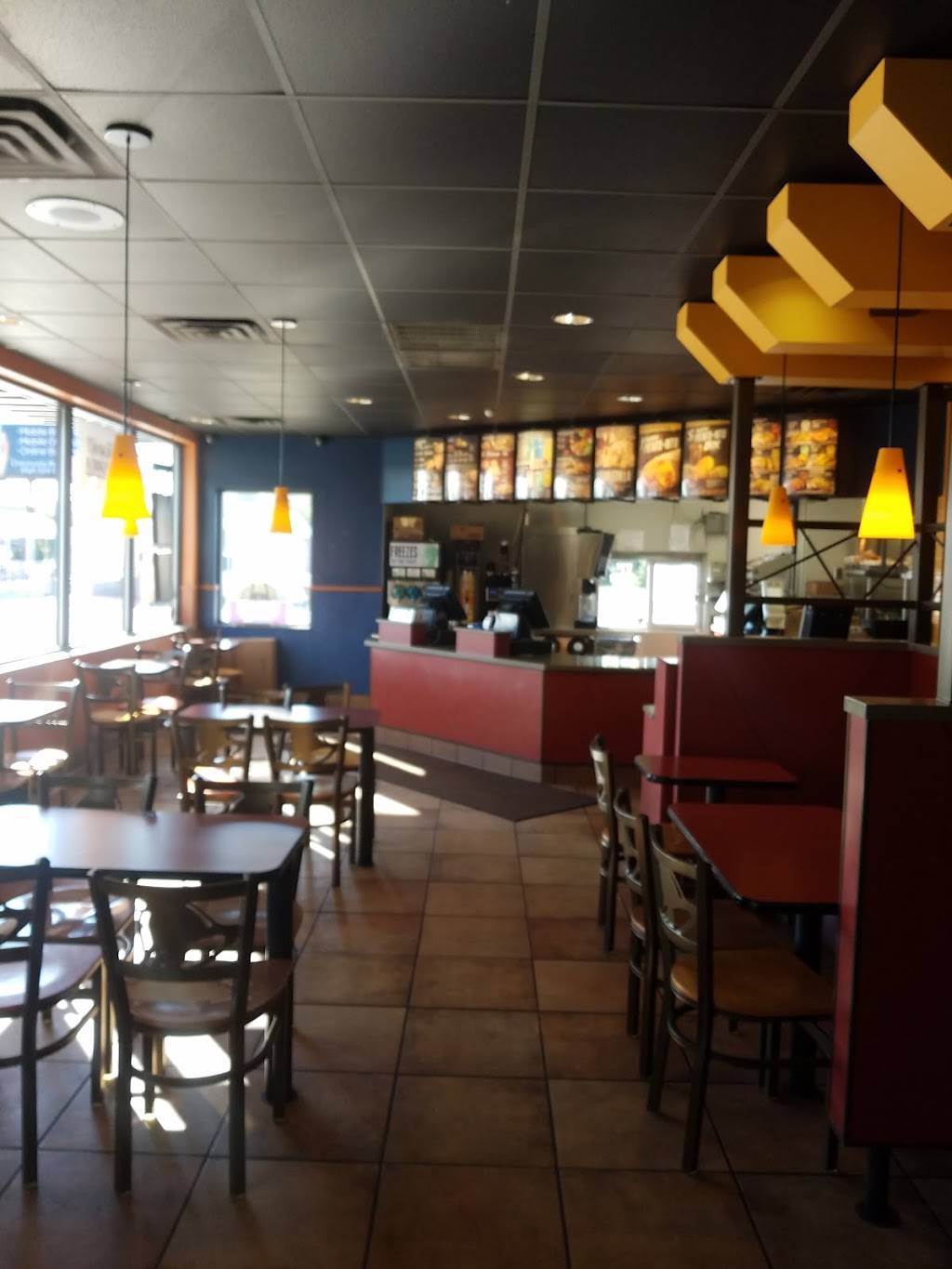 Taco Bell | meal takeaway | 1365 E Main St, Bellevue, OH 44811, USA | 4194836050 OR +1 419-483-6050