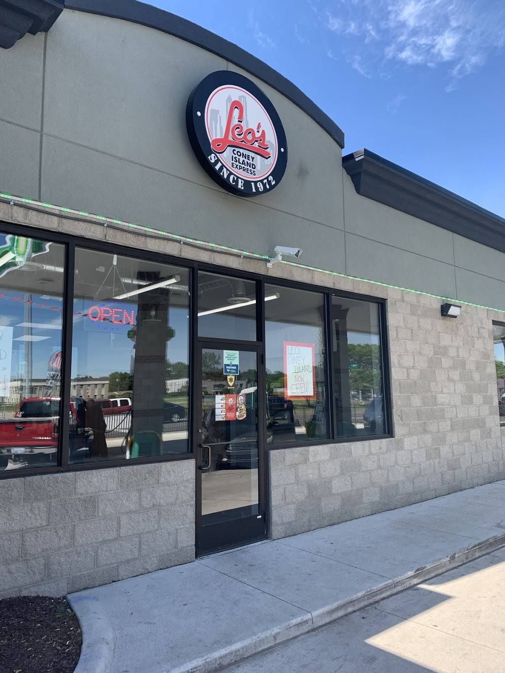 Leos Coney Island Express | restaurant | 17151 Eight Mile Rd, Detroit, MI 48235, USA | 3136462060 OR +1 313-646-2060