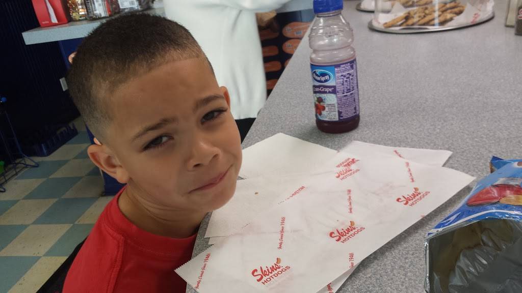 Skin Thrashers Hotdogs | restaurant | 3420 Clemson Blvd, Anderson, SC 29621, USA | 8642264588 OR +1 864-226-4588