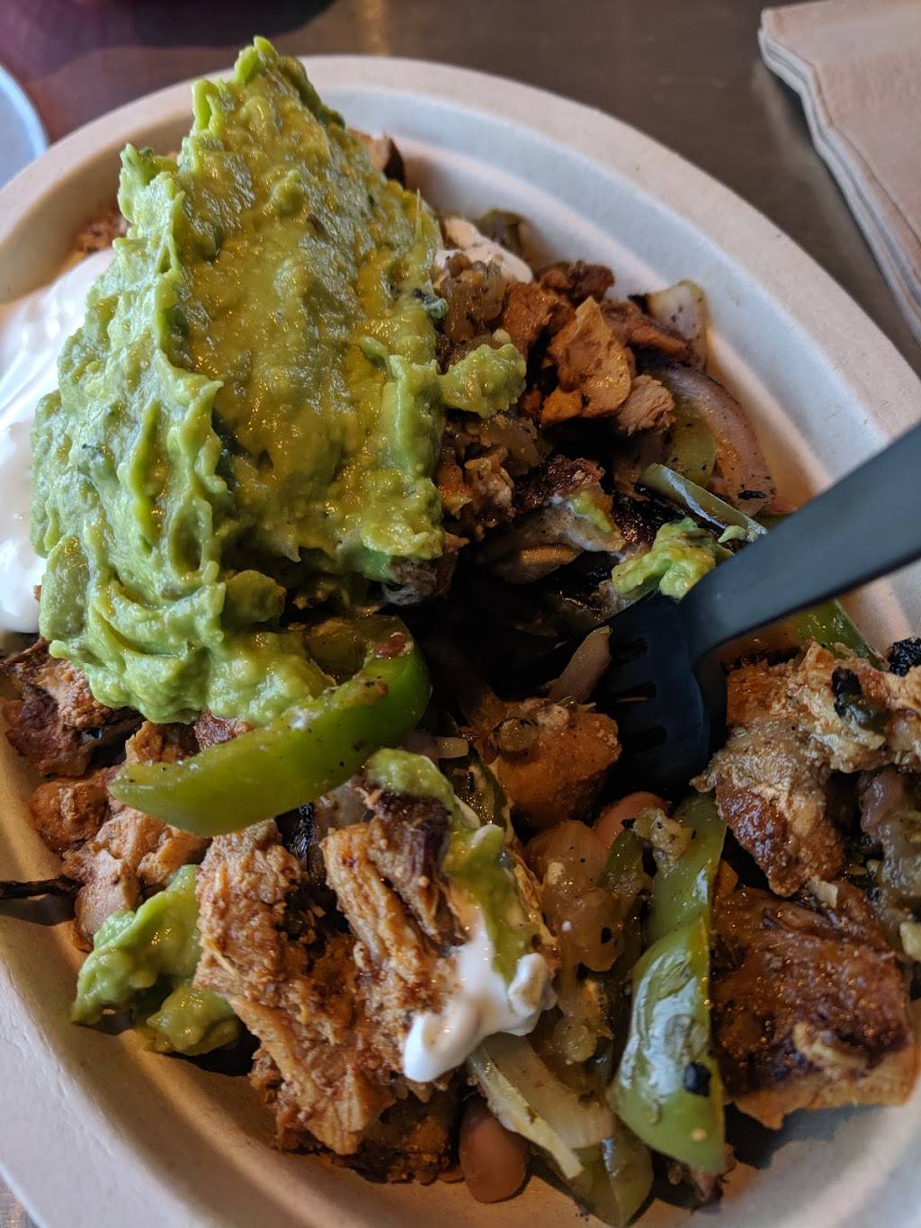 Chipotle Mexican Grill | restaurant | 961 Dana Dr Ste 160, Redding, CA 96003, USA | 5302239292 OR +1 530-223-9292