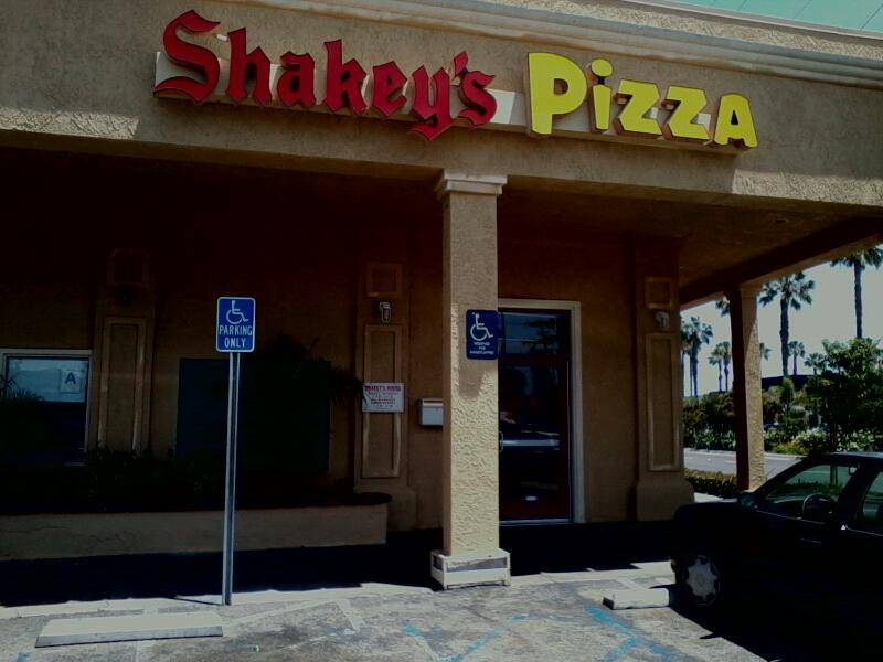 Shakeys Pizza Parlor | restaurant | 665 E Del Amo Blvd, Carson, CA 90746, USA | 3103272570 OR +1 310-327-2570