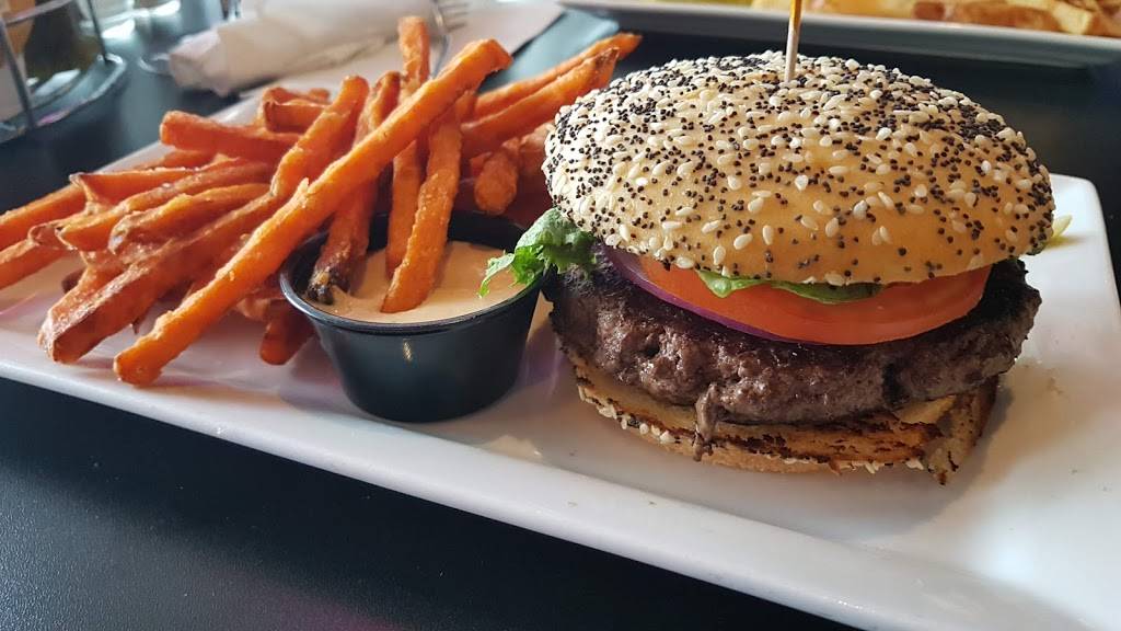 StrykerZ Kitchen and Bar | restaurant | 120 Ottawa St N, Kitchener, ON N2H 3K5, Canada | 5192084888 OR +1 519-208-4888