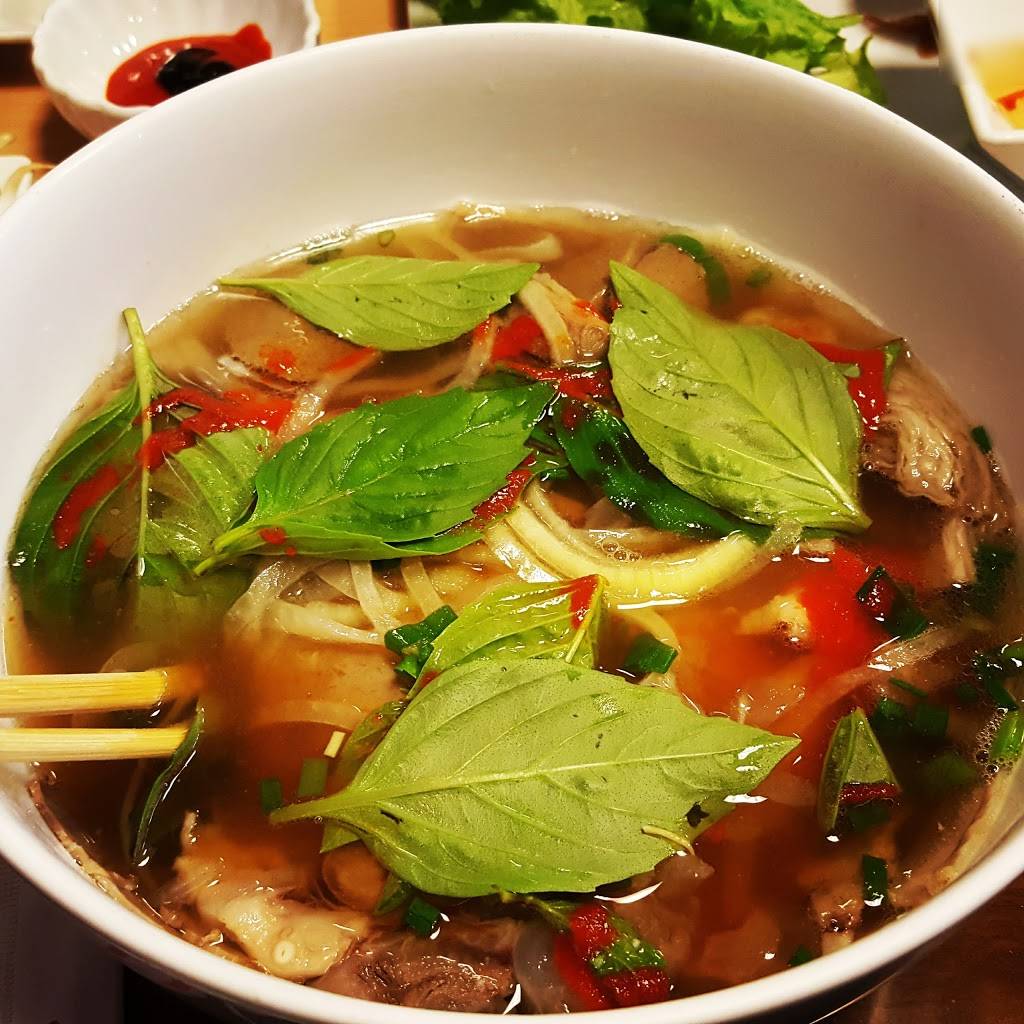 Mama Pho | restaurant | Shopping Center, 820 W Hind Dr Unit 111, Honolulu, HI 96821, USA | 8083738887 OR +1 808-373-8887